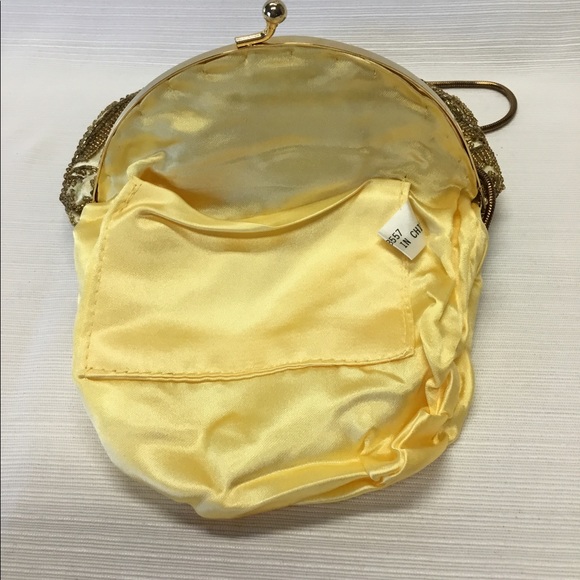 Exciting Fully Beaded Bag - Picture 7 of 8